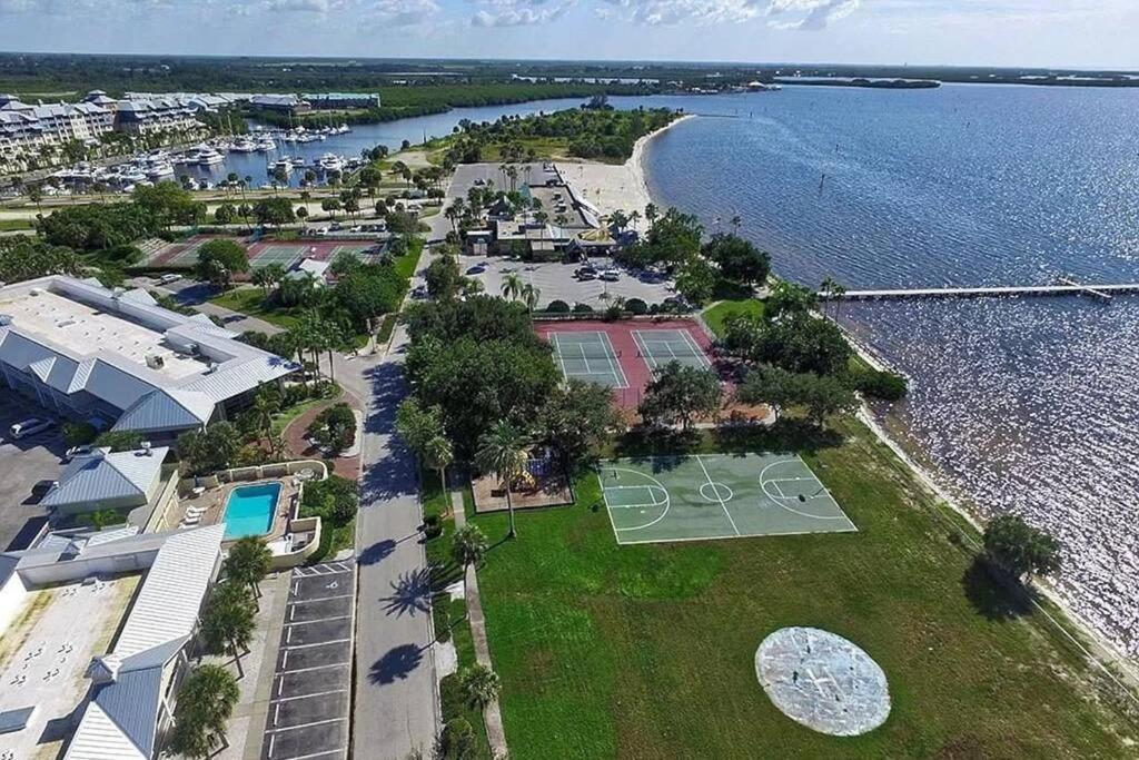 Bay View, Studio206, Beach Steps Away! Pool+Wifi Ruskin Kültér fotó