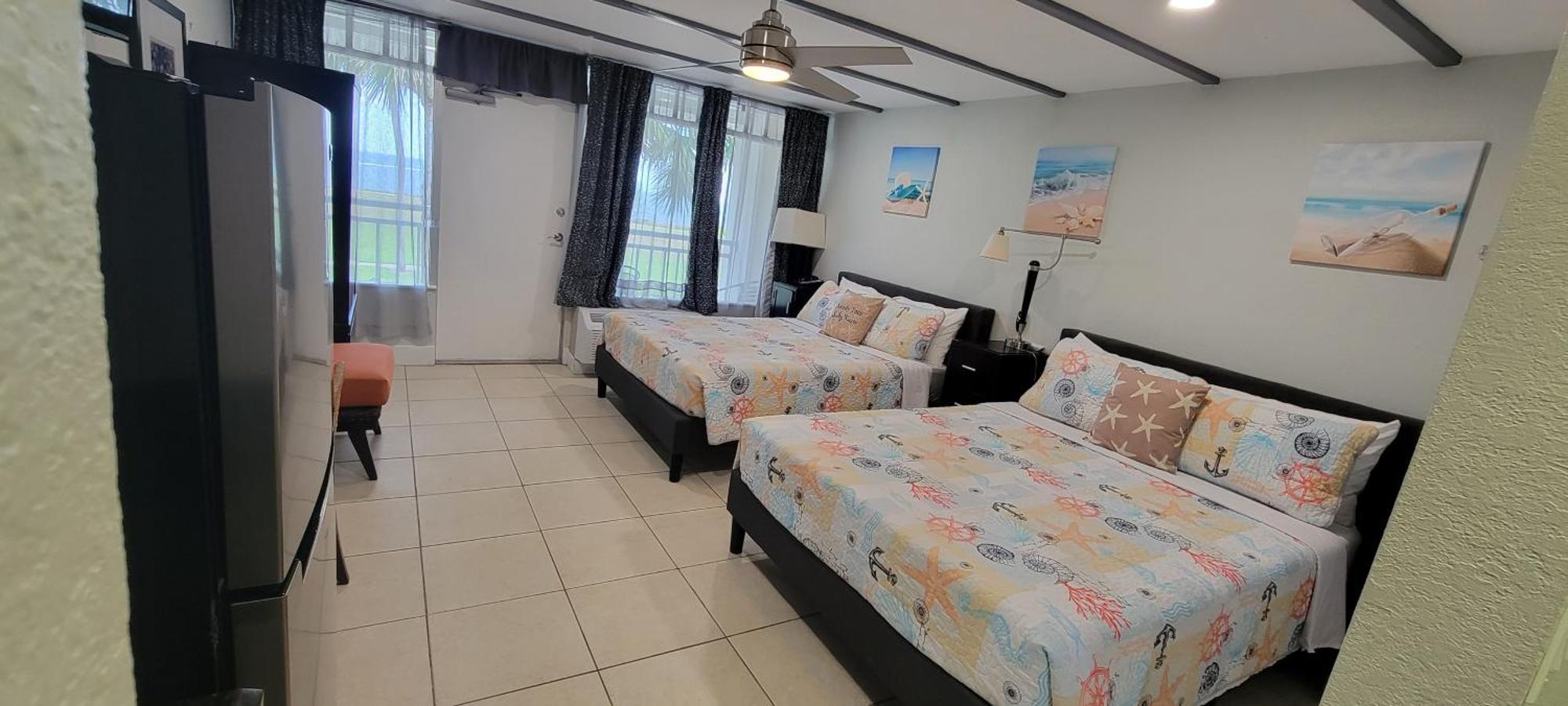Bay View, Studio206, Beach Steps Away! Pool+Wifi Ruskin Kültér fotó